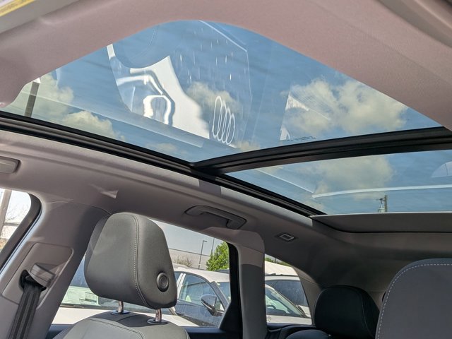 Certified 2025 Audi Q5 Premium w/ Convenience Package AWD/4WD image 13