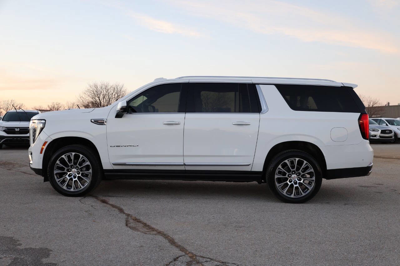 Used 2025 GMC Yukon XL Denali w/ Sun & Power Step Package image 8