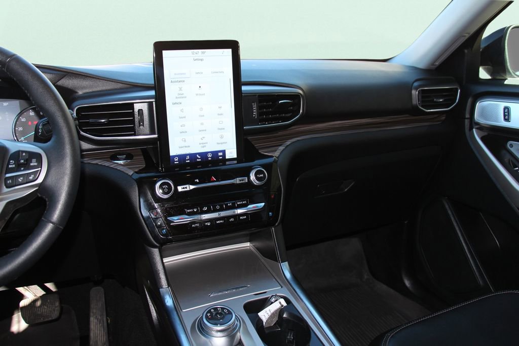 Used 2024 Ford Explorer Limited w/ Limited Technology Package image 16