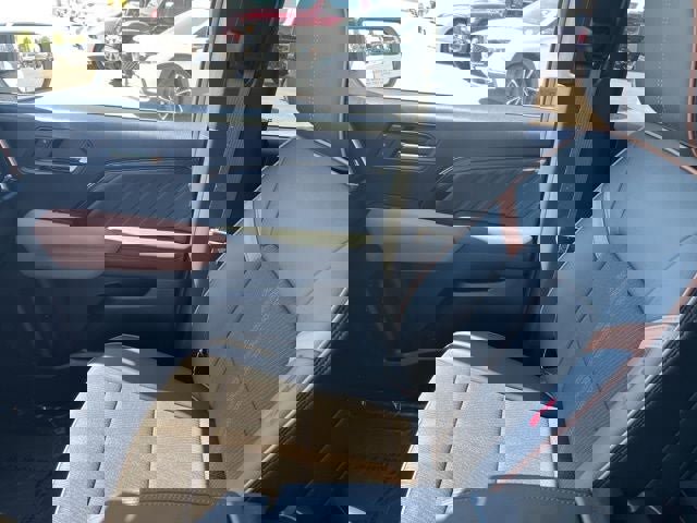 Used 2025 GMC Canyon AT4 w/ Nightfall Edition image 10