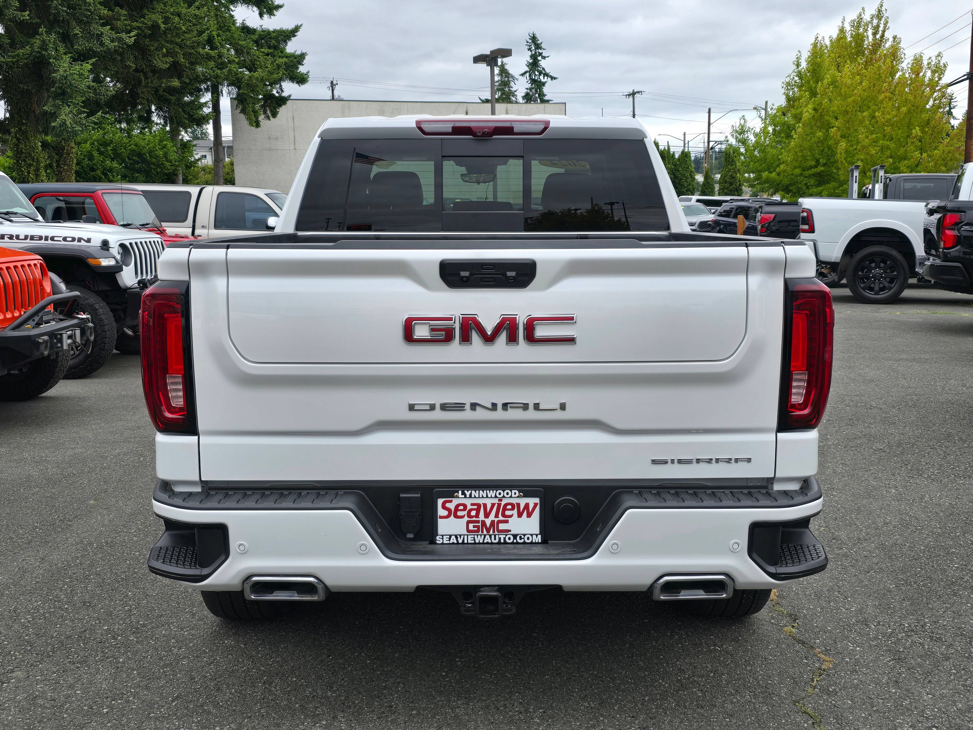 Used 2024 GMC Sierra 1500 Denali w/ Denali Reserve Package AWD/4WD image 6