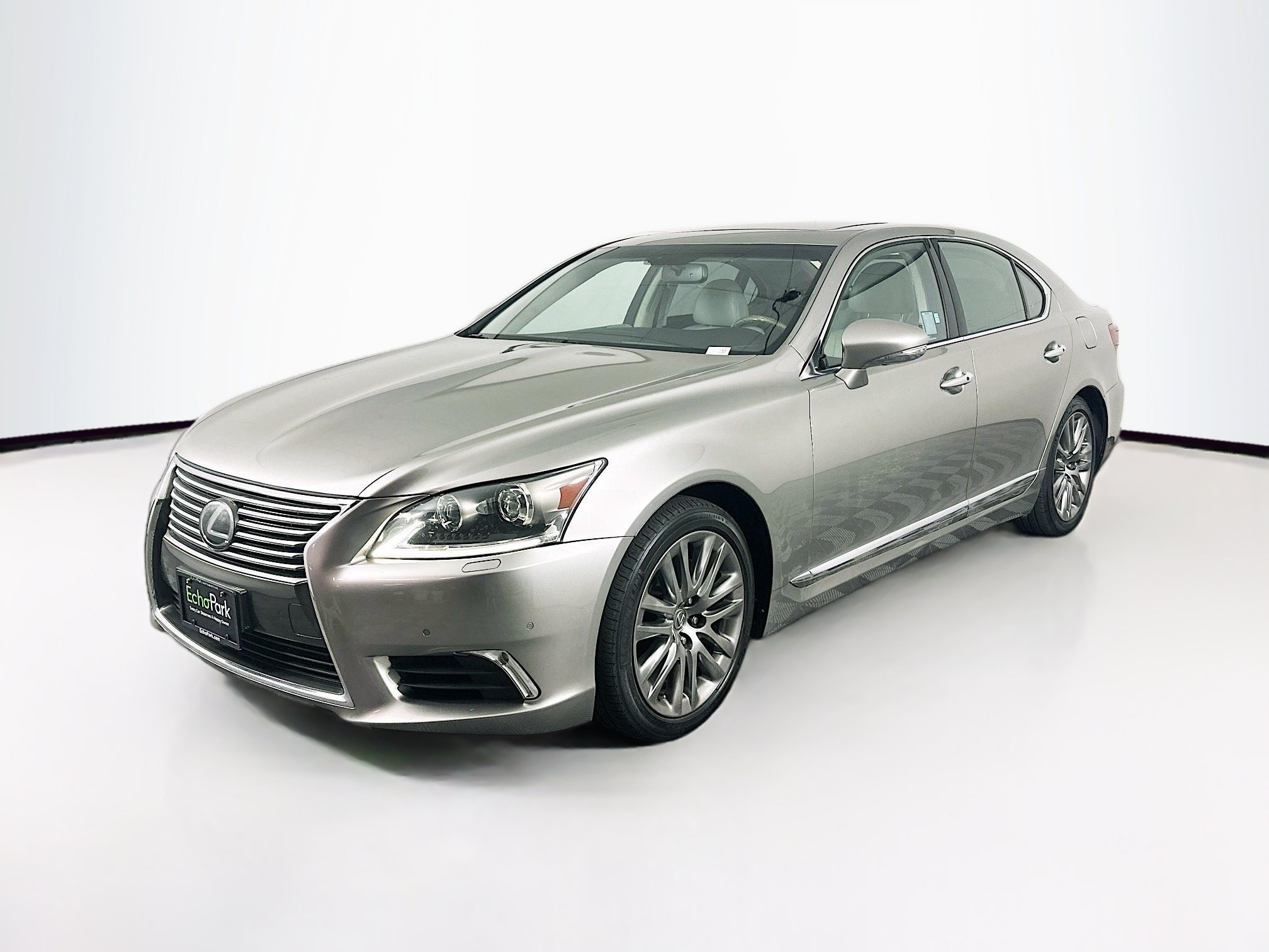 Used 2017 Lexus LS 460 w/ Ultra Luxury Package RWD image 3