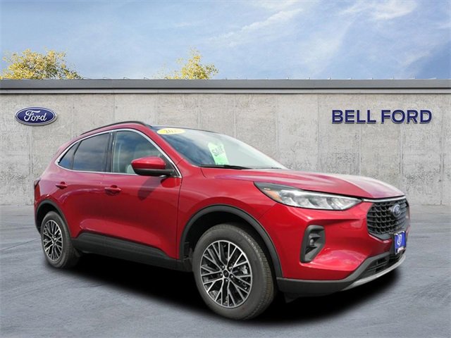 New 2025 Ford Escape SE