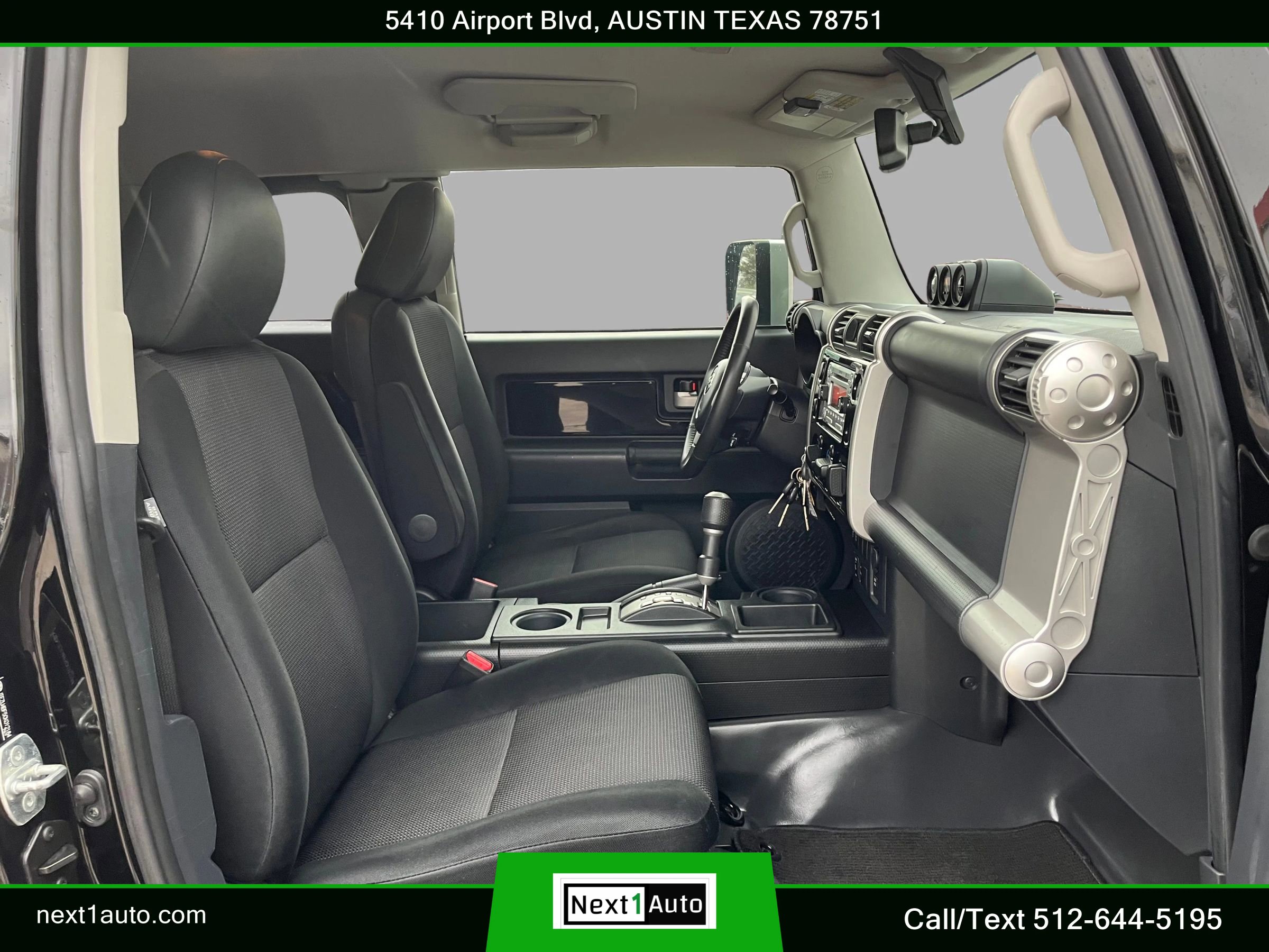 Used 2012 Toyota FJ Cruiser 2WD w/ Upgrade Pkg image 20