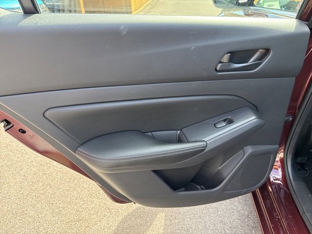 Used 2024 Nissan Altima 2.5 SV image 16