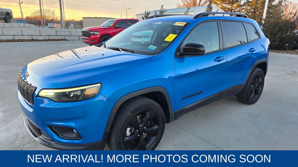 Used 2023 Jeep Cherokee Altitude Lux