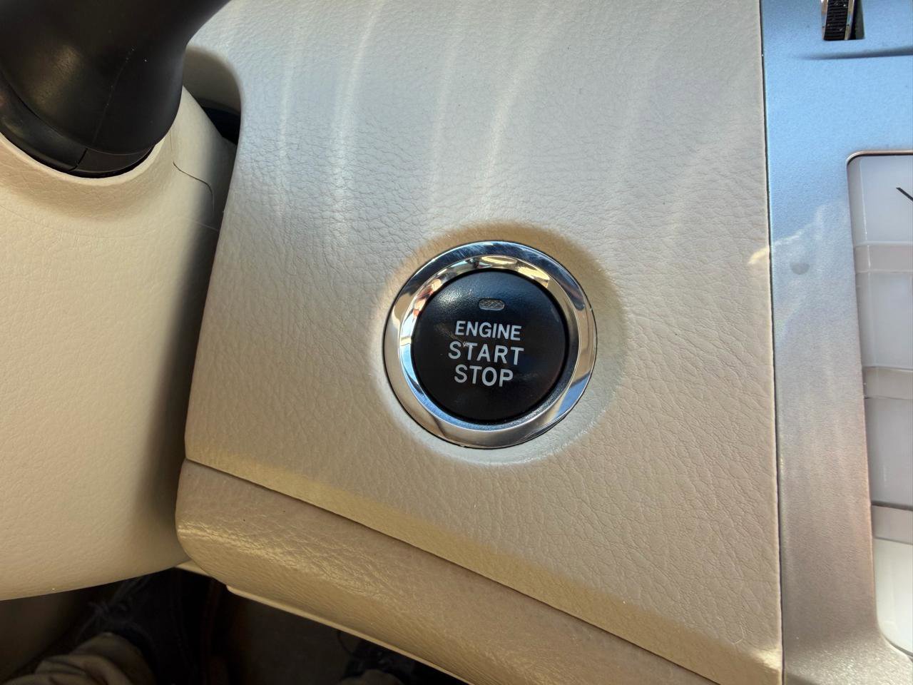 Used 2010 Toyota Avalon XL FWD image 34