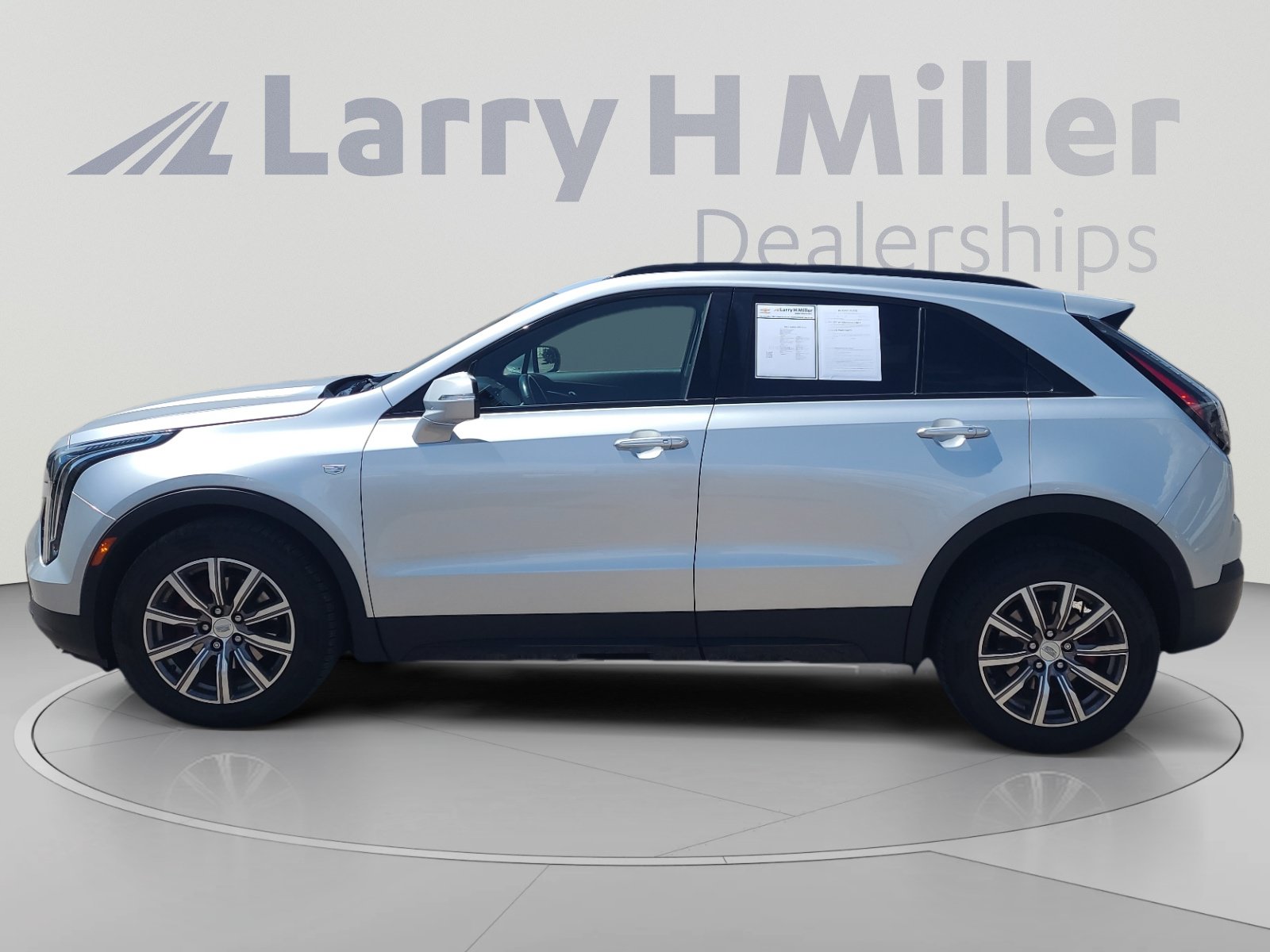 Used 2021 Cadillac XT4 Sport AWD/4WD image 2
