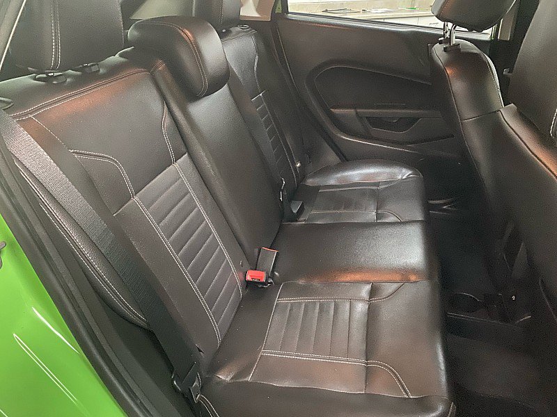 Used 2014 Ford Fiesta Titanium image 13