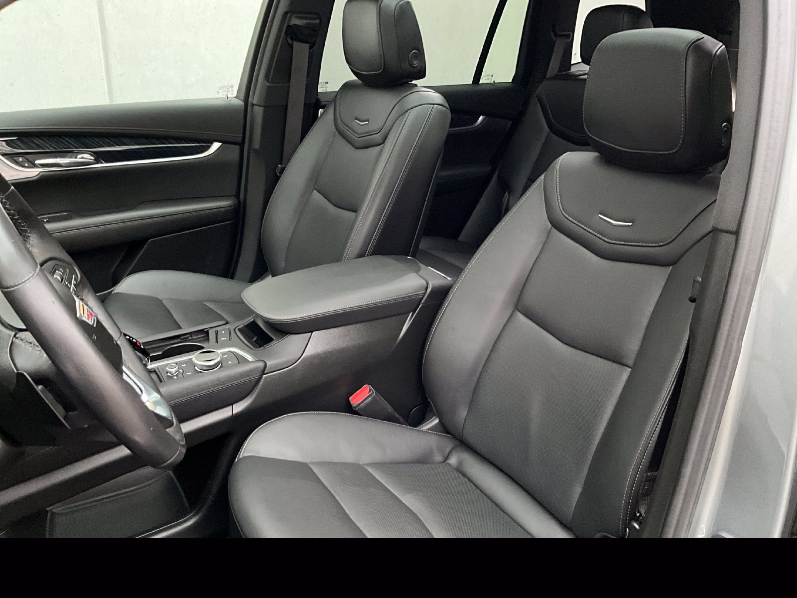 Certified 2023 Cadillac XT6 Premium Luxury AWD/4WD image 9