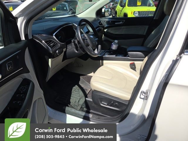 Used 2019 Ford Edge Titanium w/ Equipment Group 301A AWD/4WD image 17