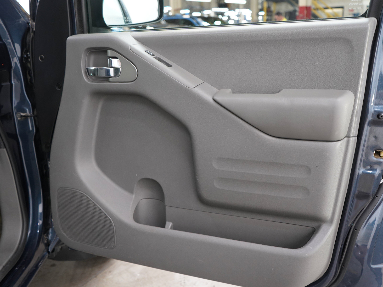 Used 2016 Nissan Frontier SV AWD/4WD image 9
