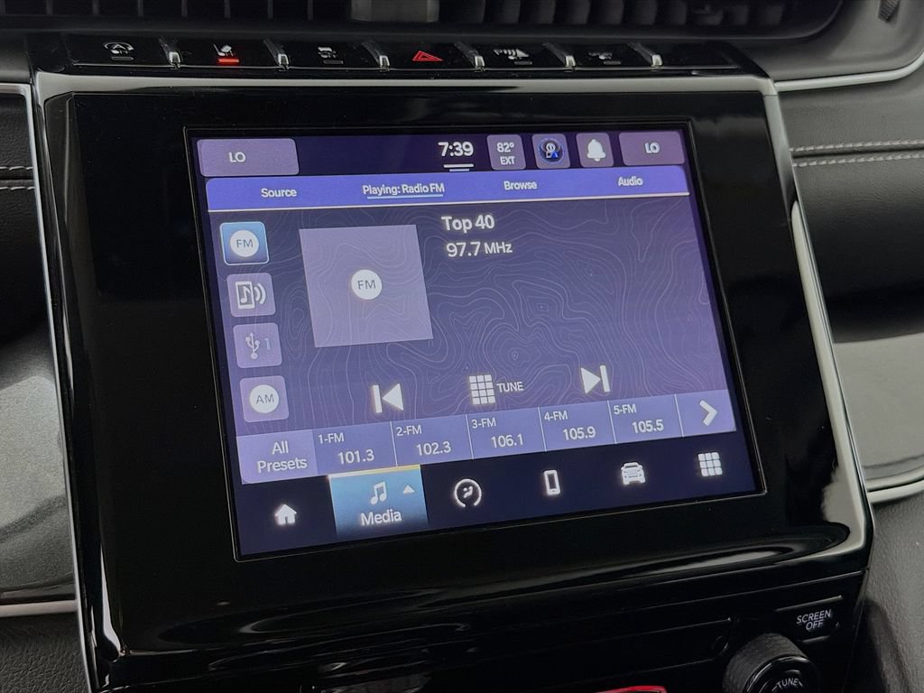 Used 2023 Jeep Grand Cherokee Laredo AWD/4WD image 17
