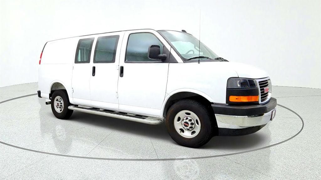 Used 2025 GMC Savana 2500 w/ Driver Convenience Package RWD image 3