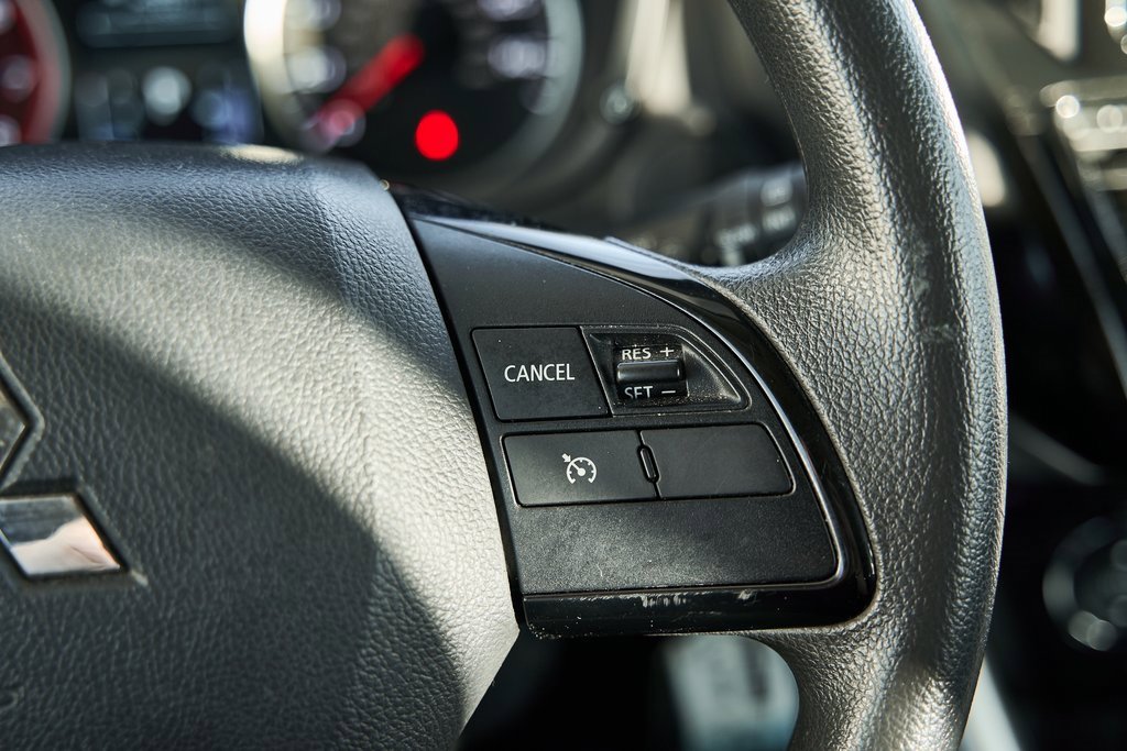 Used 2022 Mitsubishi Eclipse Cross ES image 29