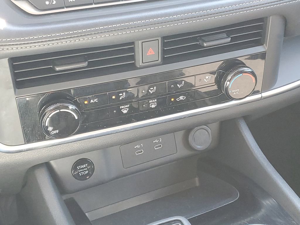 Used 2024 Nissan Rogue S image 20