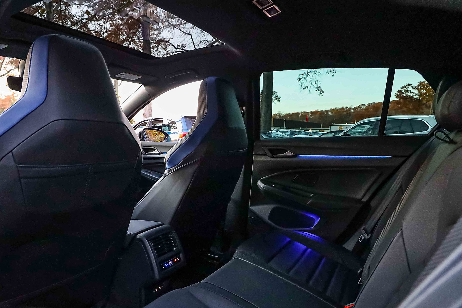 Used 2024 Volkswagen Golf R image 23