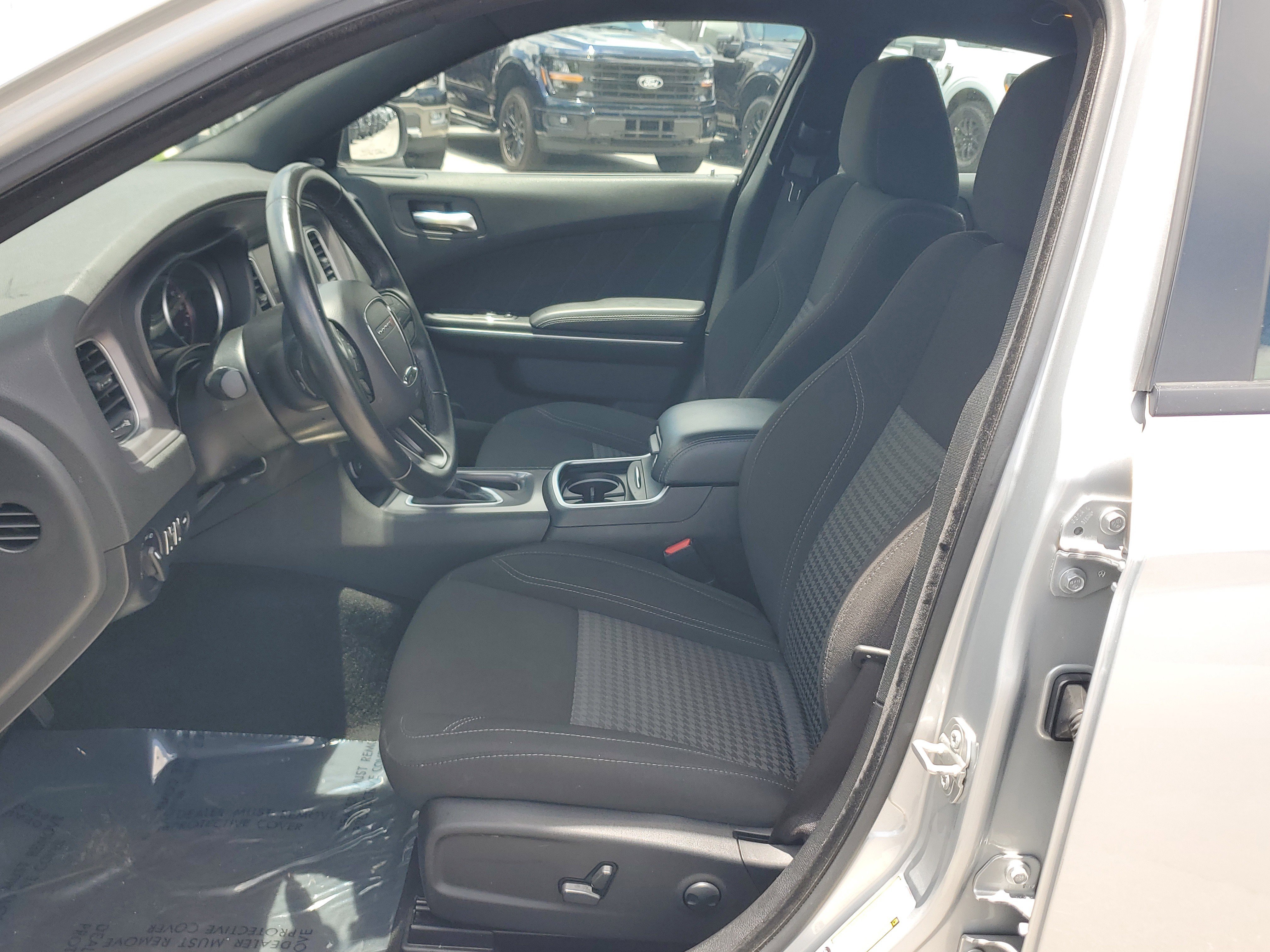 Used 2023 Dodge Charger SXT image 11