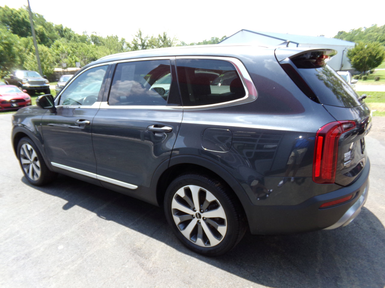 Used 2022 Kia Telluride EX w/ EX Premium Package image 5
