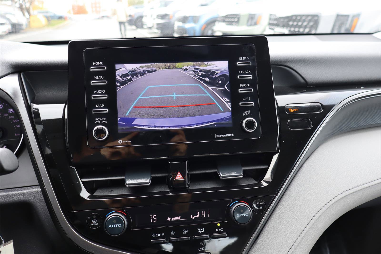 Used 2023 Toyota Camry SE image 20