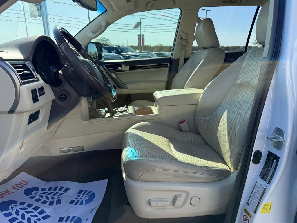 Used 2018 Lexus GX 460 Luxury w/ Preferred Accessory Package image 9