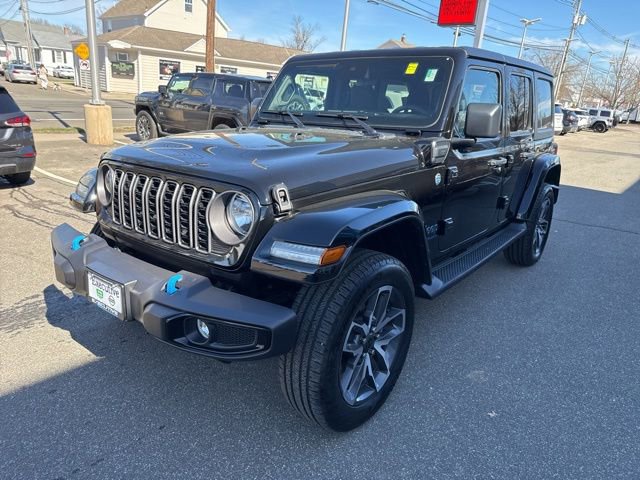 Used 2024 Jeep Wrangler Unlimited w/ Convenience Group AWD/4WD image 2