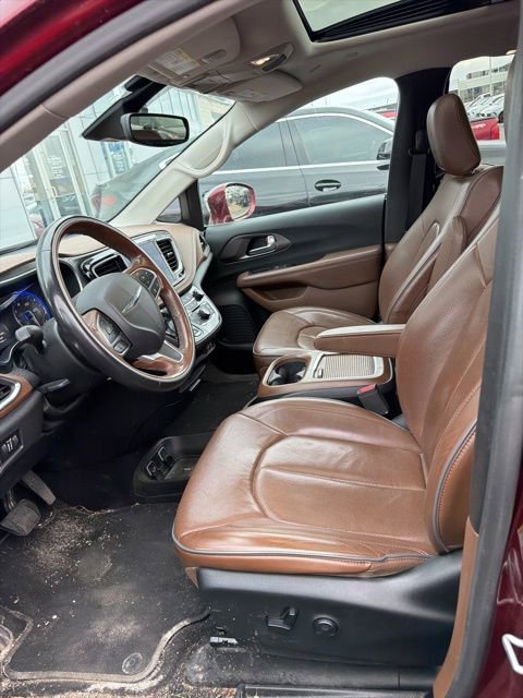 Used 2019 Chrysler Pacifica Limited w/ Advanced Safetytec Group image 3