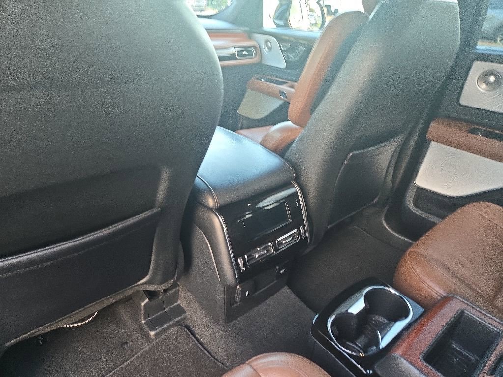 Used 2023 Lincoln Aviator Reserve w/ Equipment Group 201A AWD/4WD image 8