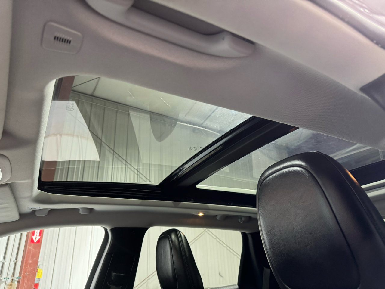 Used 2019 Jeep Cherokee Latitude Plus w/ Comfort/Convenience Group image 8