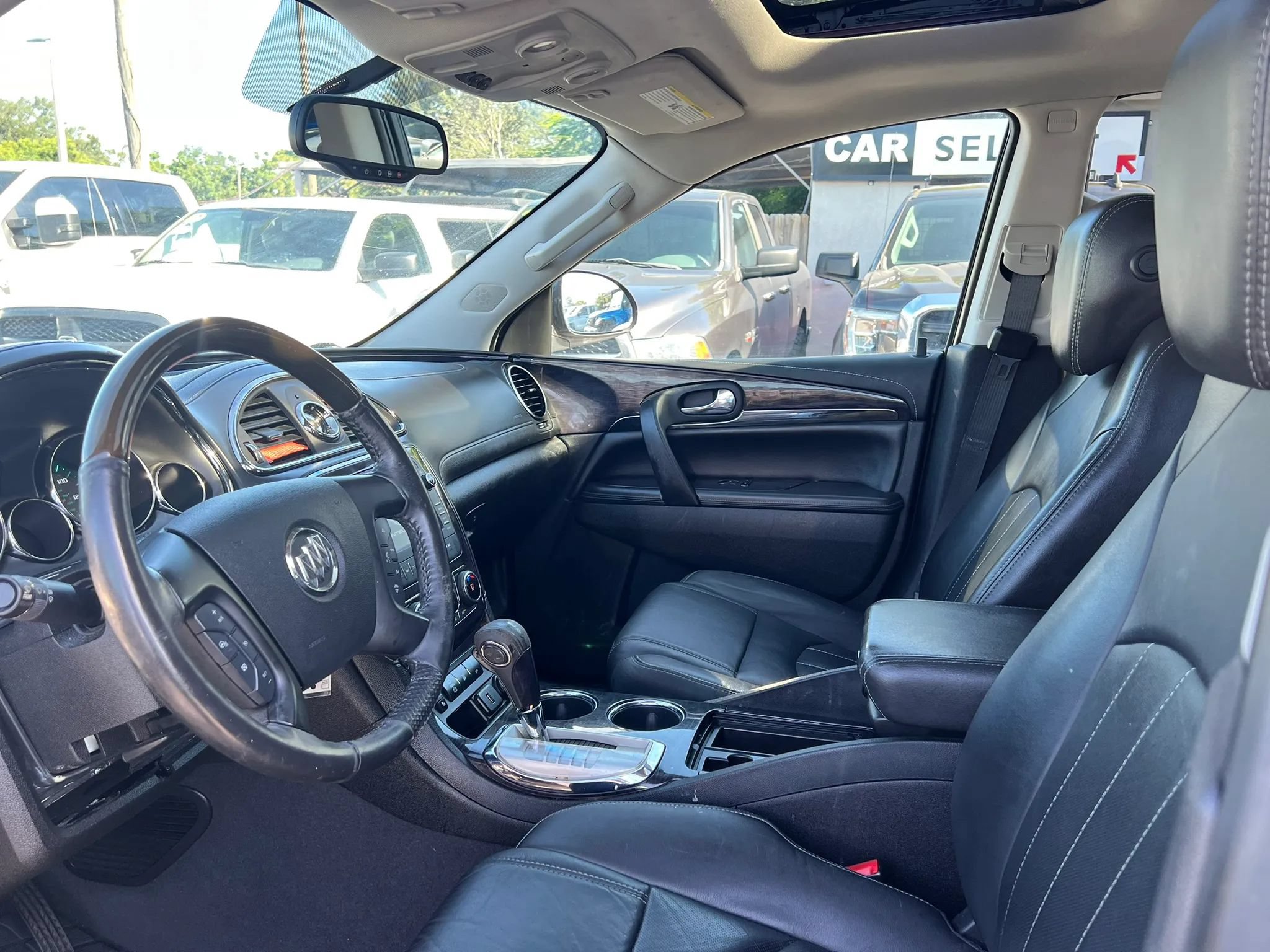 Used 2017 Buick Enclave Leather FWD image 10
