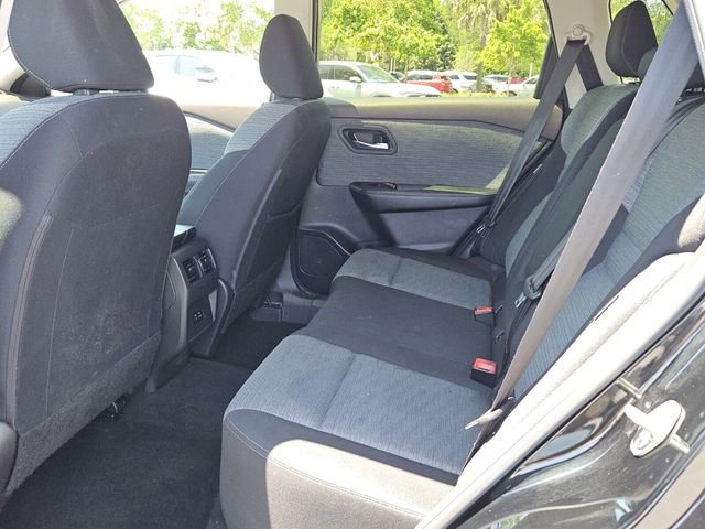 Used 2023 Nissan Rogue SV image 4