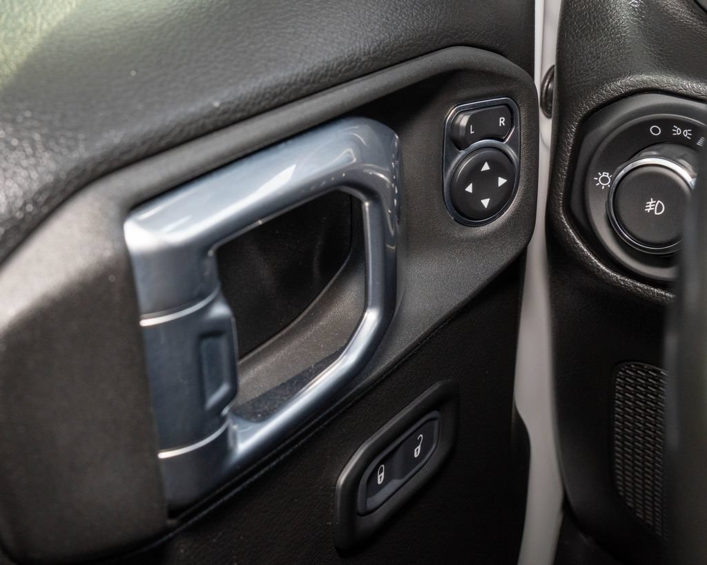 Used 2022 Jeep Wrangler Unlimited Sport AWD/4WD image 21