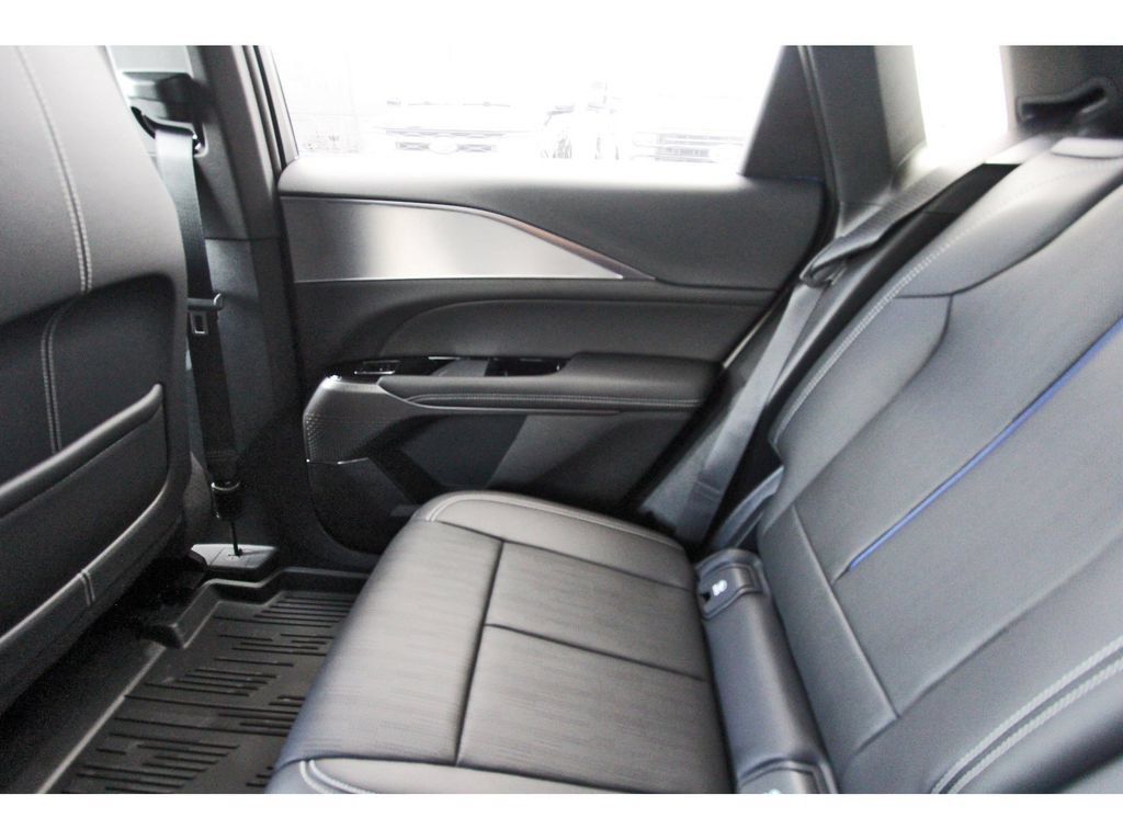 New 2027 Cadillac Lyriq Sport AWD/4WD image 12