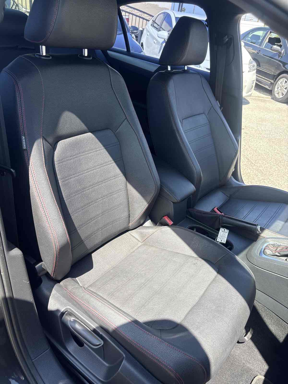 Used 2012 Volkswagen Jetta GLI FWD image 15