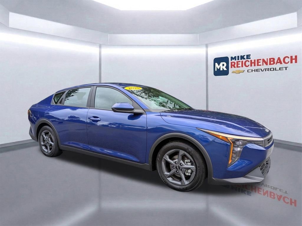 Used 2025 Kia K4 FWD image 2