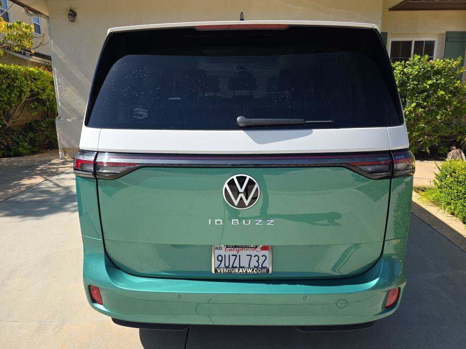 Certified 2025 Volkswagen ID. Buzz 1st Edition RWD image 9