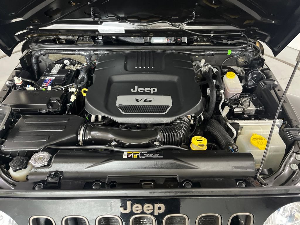 Used 2018 Jeep Wrangler Unlimited Sport AWD/4WD image 9