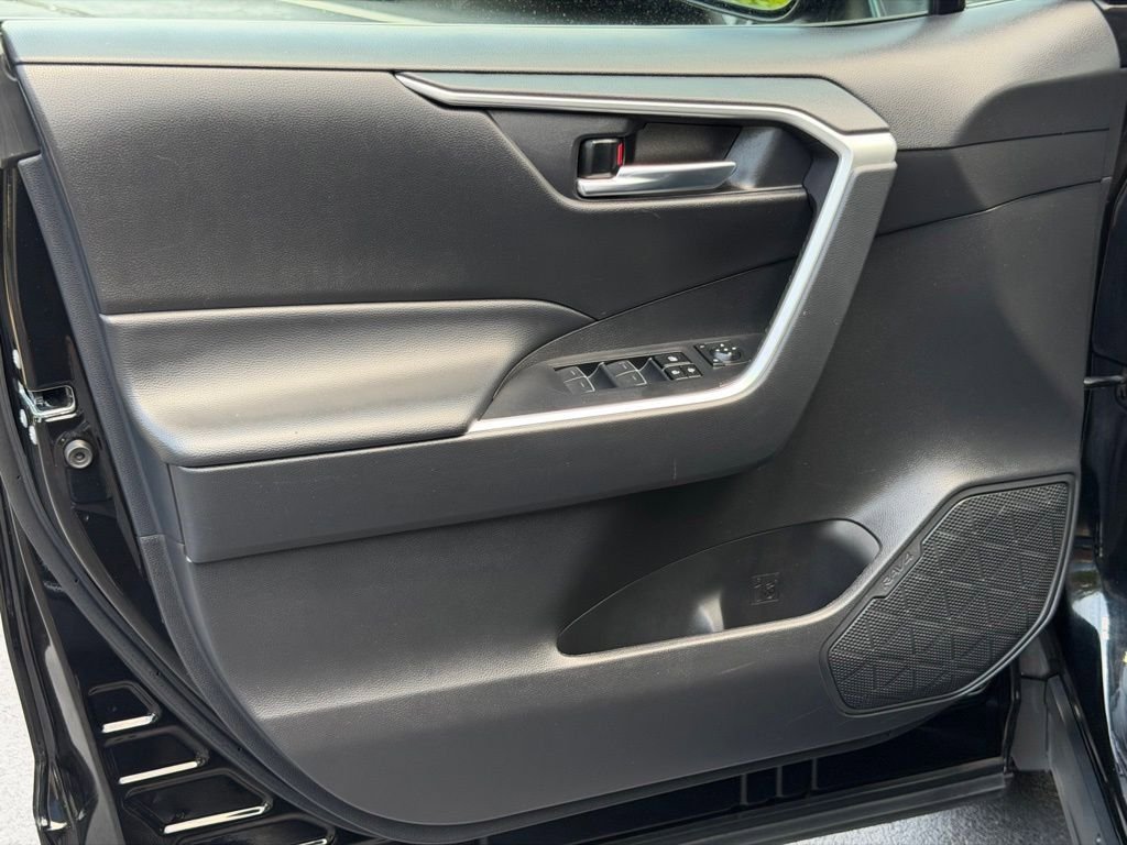Used 2024 Toyota RAV4 XLE FWD image 20