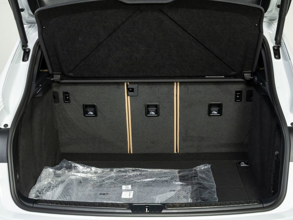 New 2026 Porsche Macan image 31