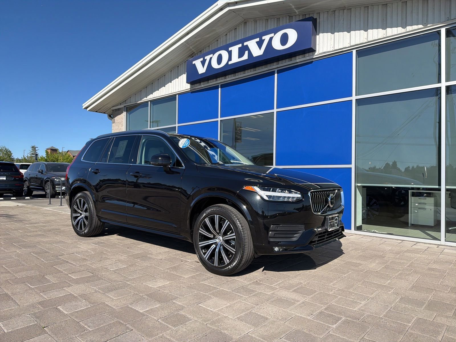 Used 2023 Volvo XC90 B5 Core w/ Protection Package Premier AWD/4WD image 1