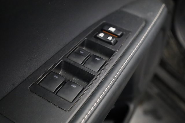 Used 2014 Lexus ES 300h w/ Luxury Package w/Bamboo Trim image 15