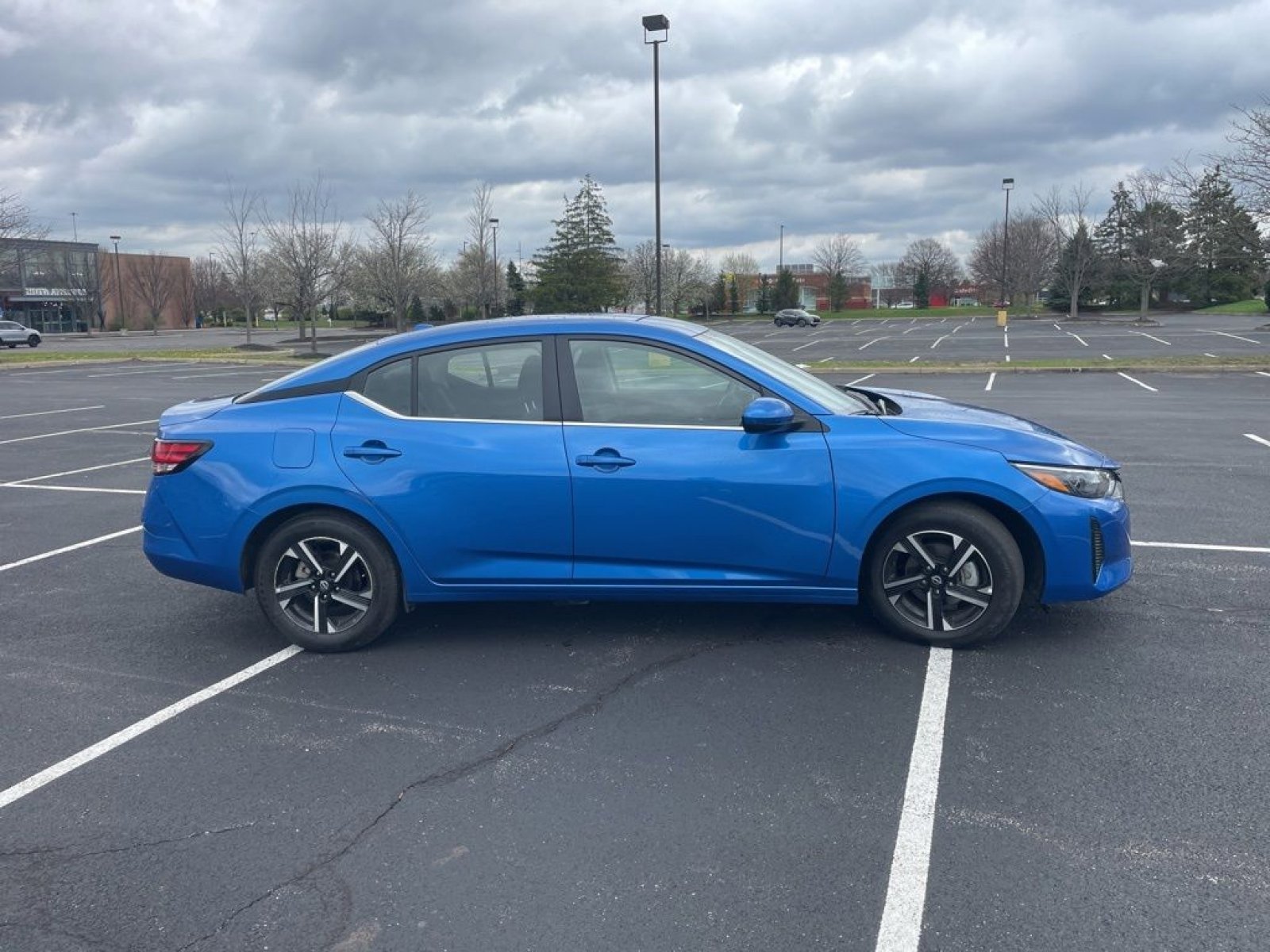 Used 2025 Nissan Sentra SV image 4