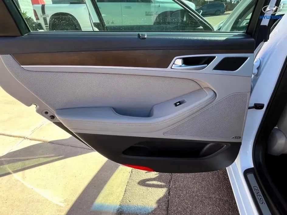 Used 2015 Hyundai Genesis 3.8 w/ Option Group 04 RWD image 16