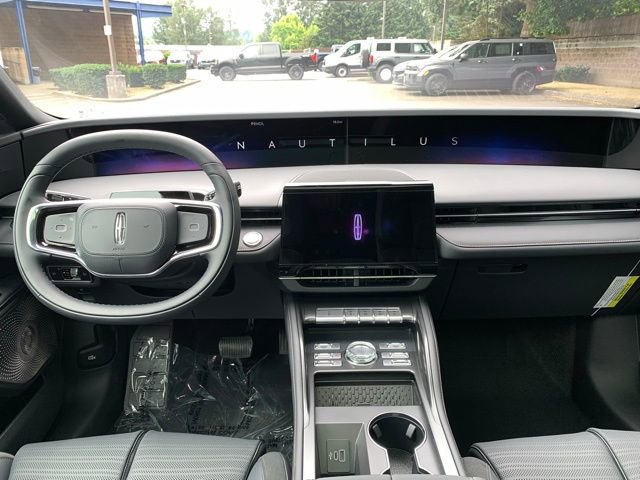 New 2025 Lincoln Nautilus Reserve image 20