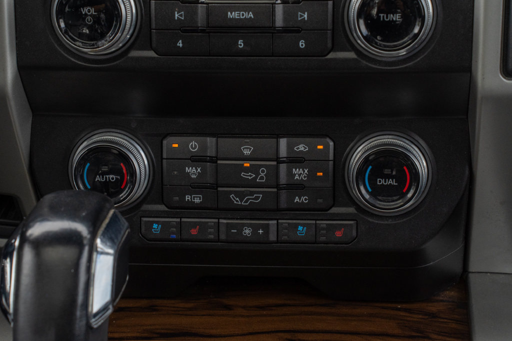 Used 2019 Ford F150 Lariat w/ Equipment Group 502A Luxury RWD image 18