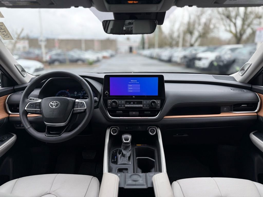 Certified 2025 Toyota Grand Highlander Limited image 25