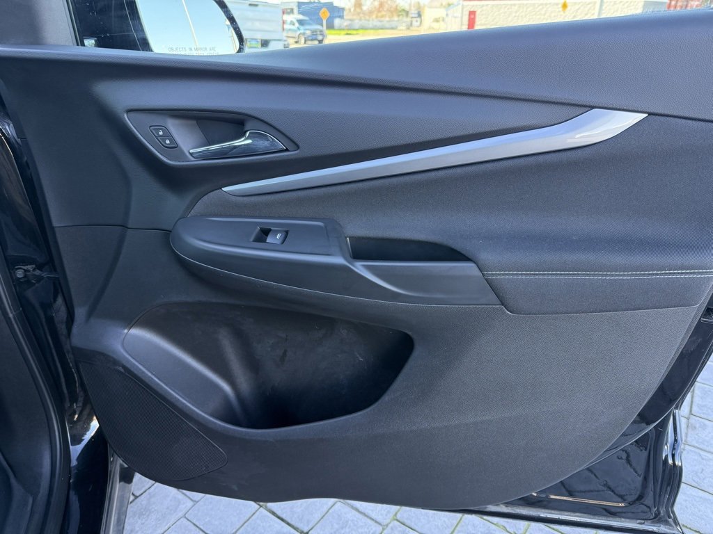 Used 2023 Chevrolet Bolt EUV LT image 13