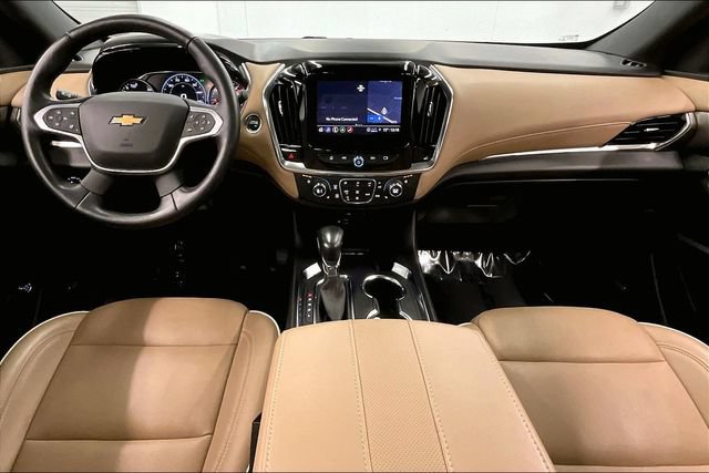 Used 2022 Chevrolet Traverse Premier FWD image 17