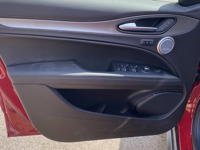 New 2025 Alfa Romeo Stelvio Sprint image 18