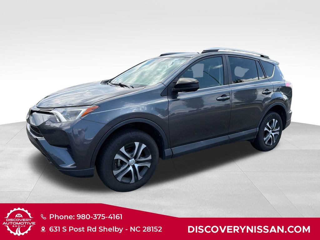 Used 2018 Toyota RAV4 LE FWD image 1